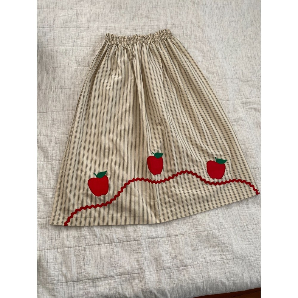 Vintage handmade midi skirt with apples 🍎